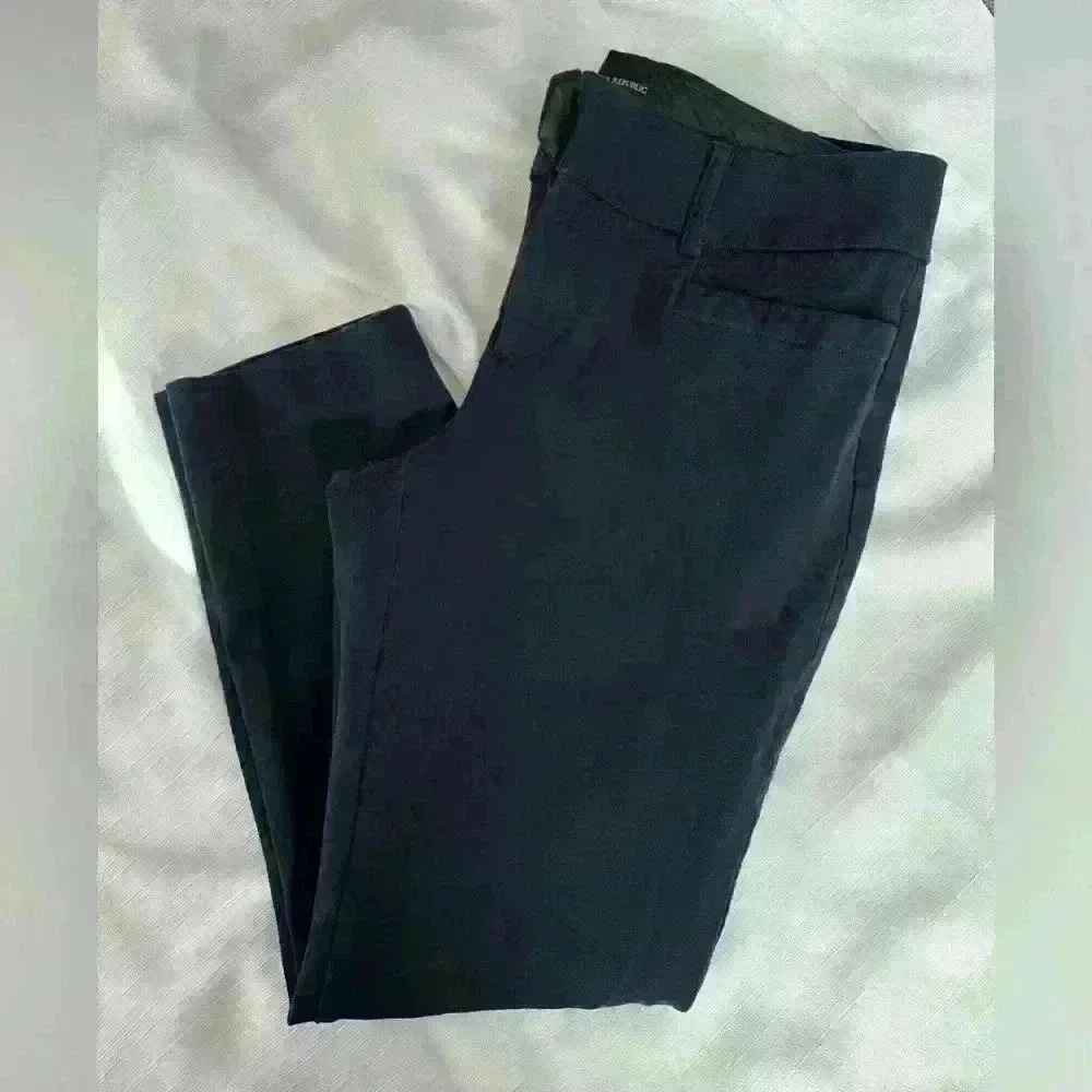 Banana Republic, women’s Jackson fit, size 10, navy dress pants